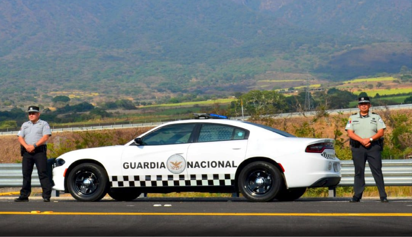 Inútil, la vigilancia de la Guardia Nacional Carretera en Paso Exprés